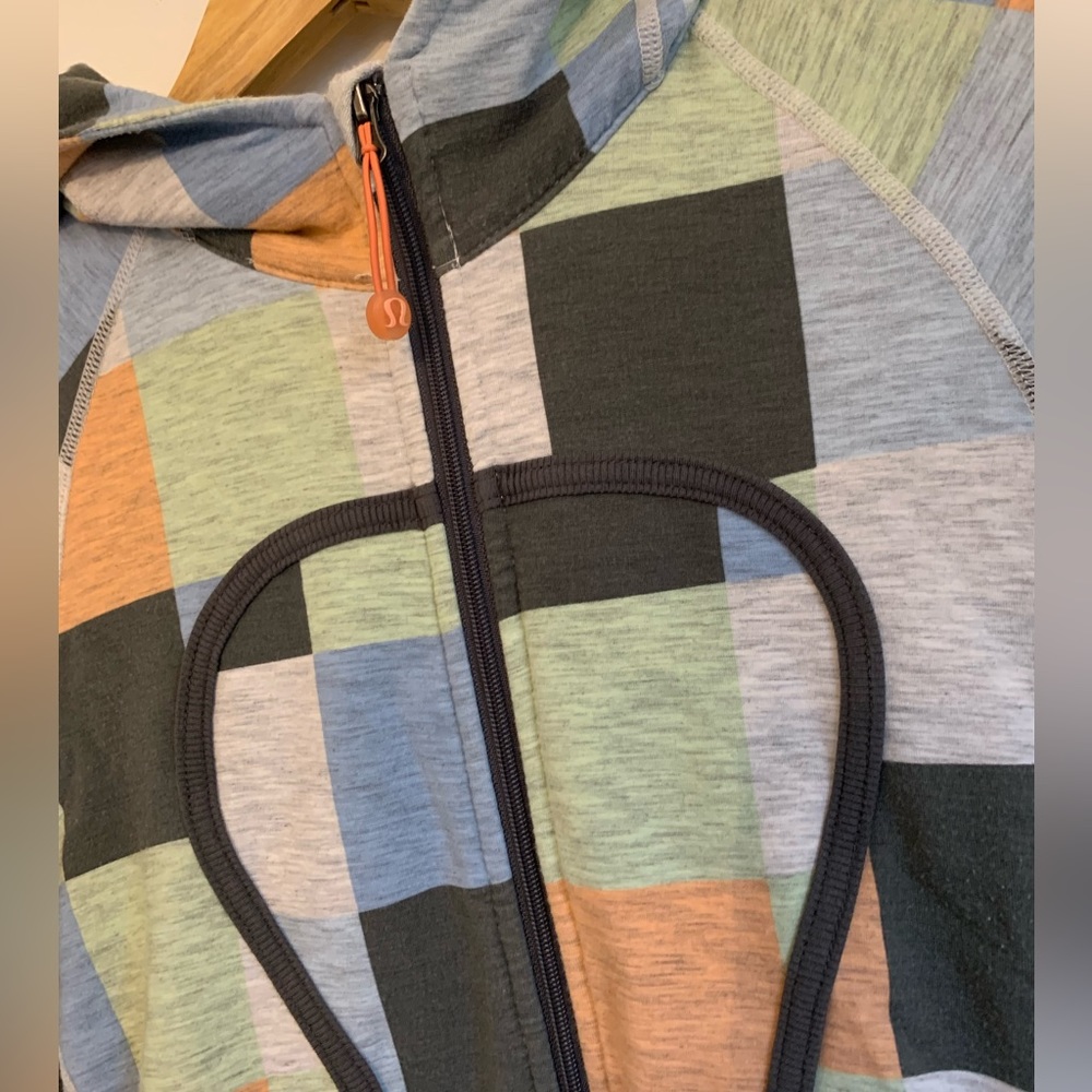 Lululemon zip up sweater size 4